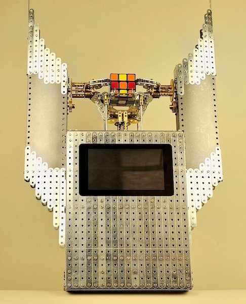 0bf40860-07b0-48e6-bfb7-1a7f5fdcde15 Rubik's Cube solver - Image 1